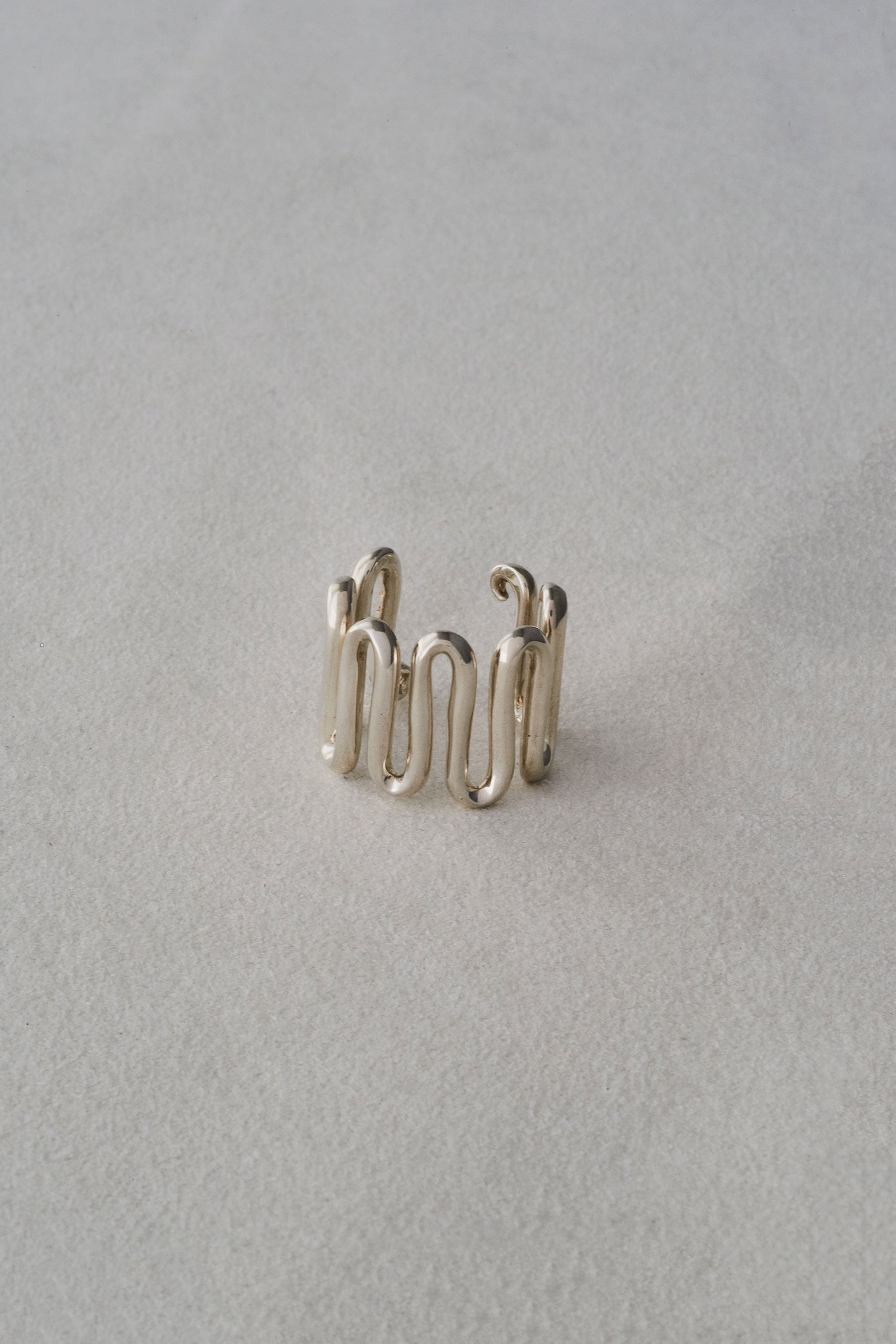 FICKLE RING