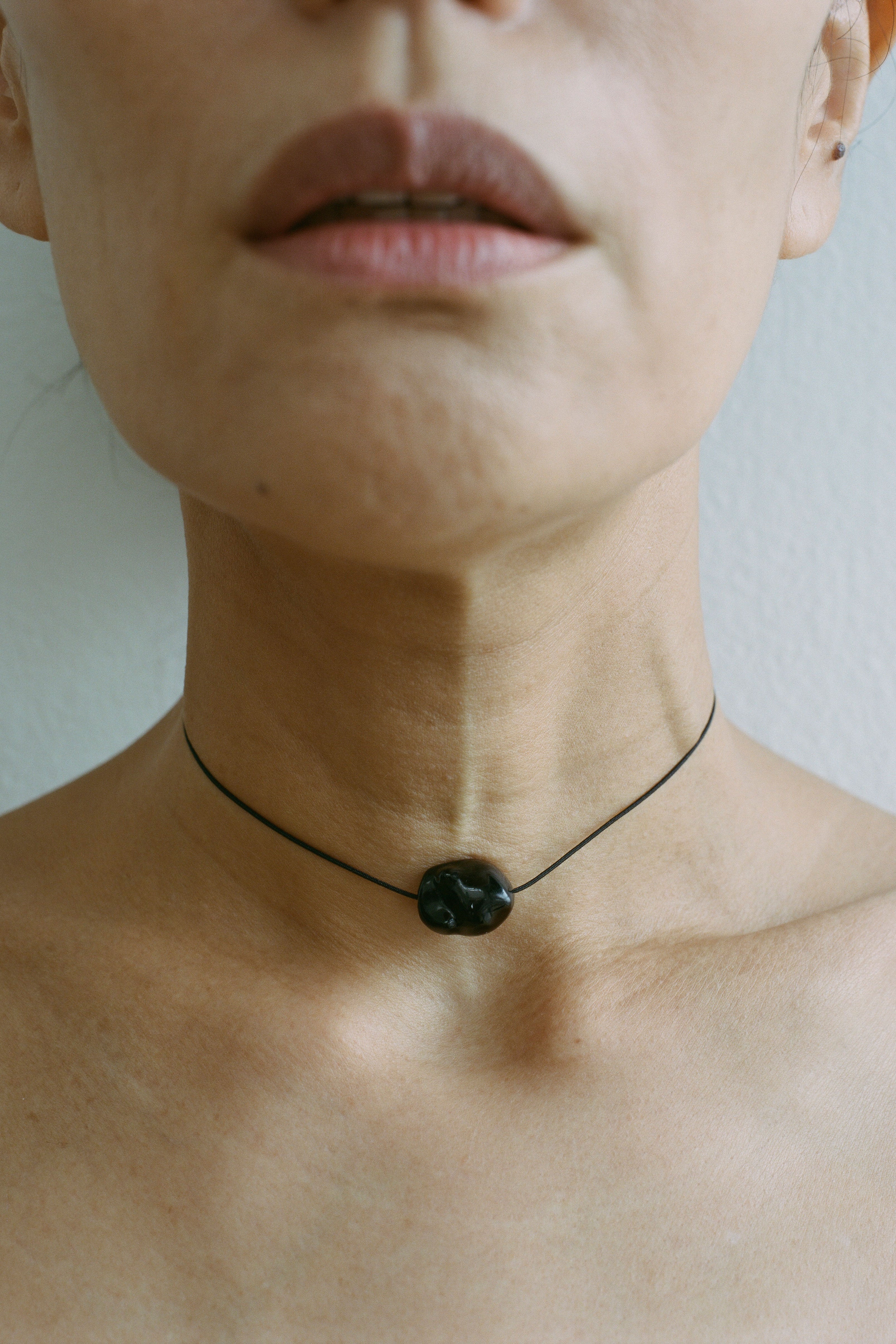 DISTORTED STONE CHOKER