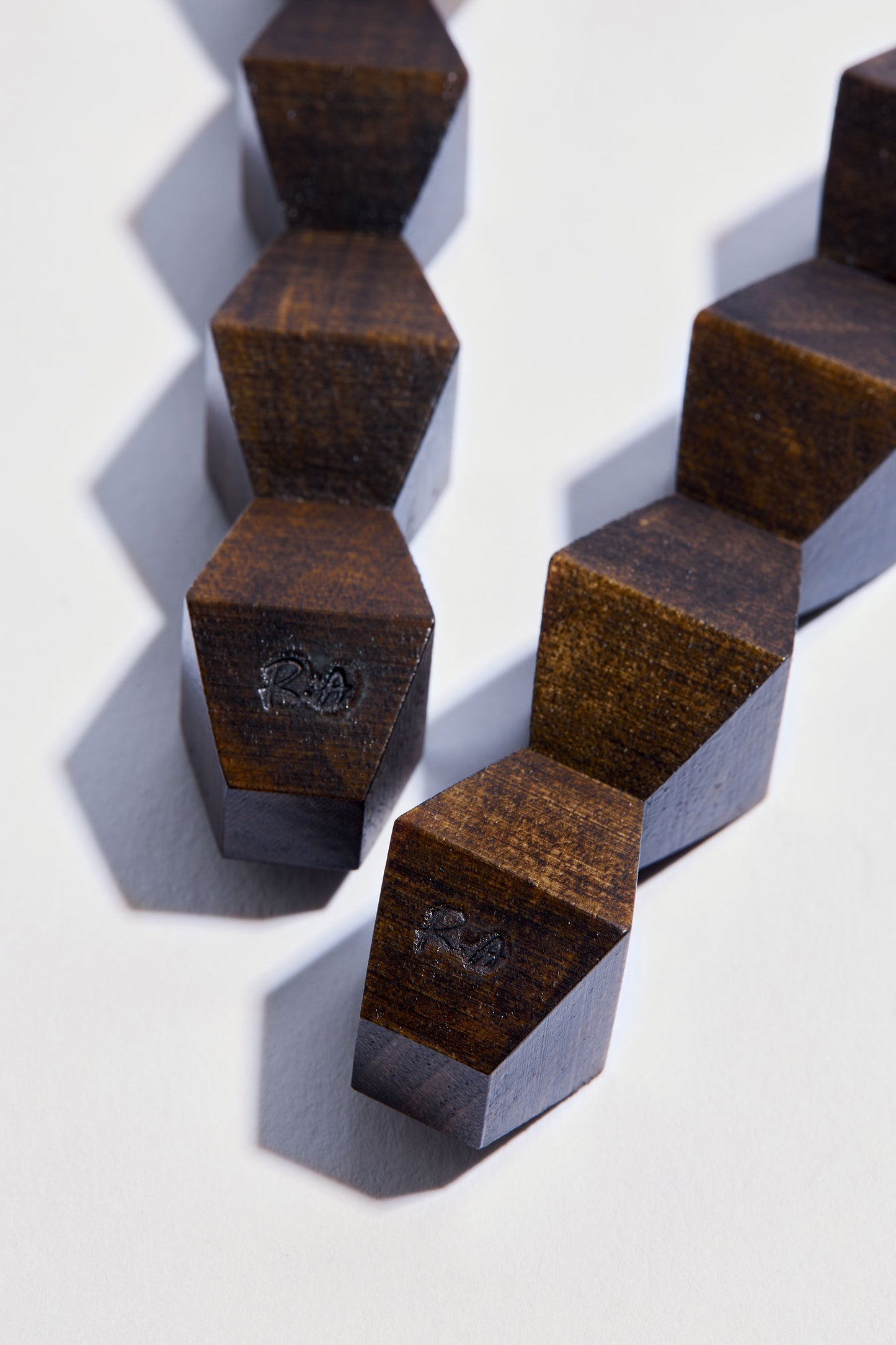 COLOMN WOOD EARRINGS
