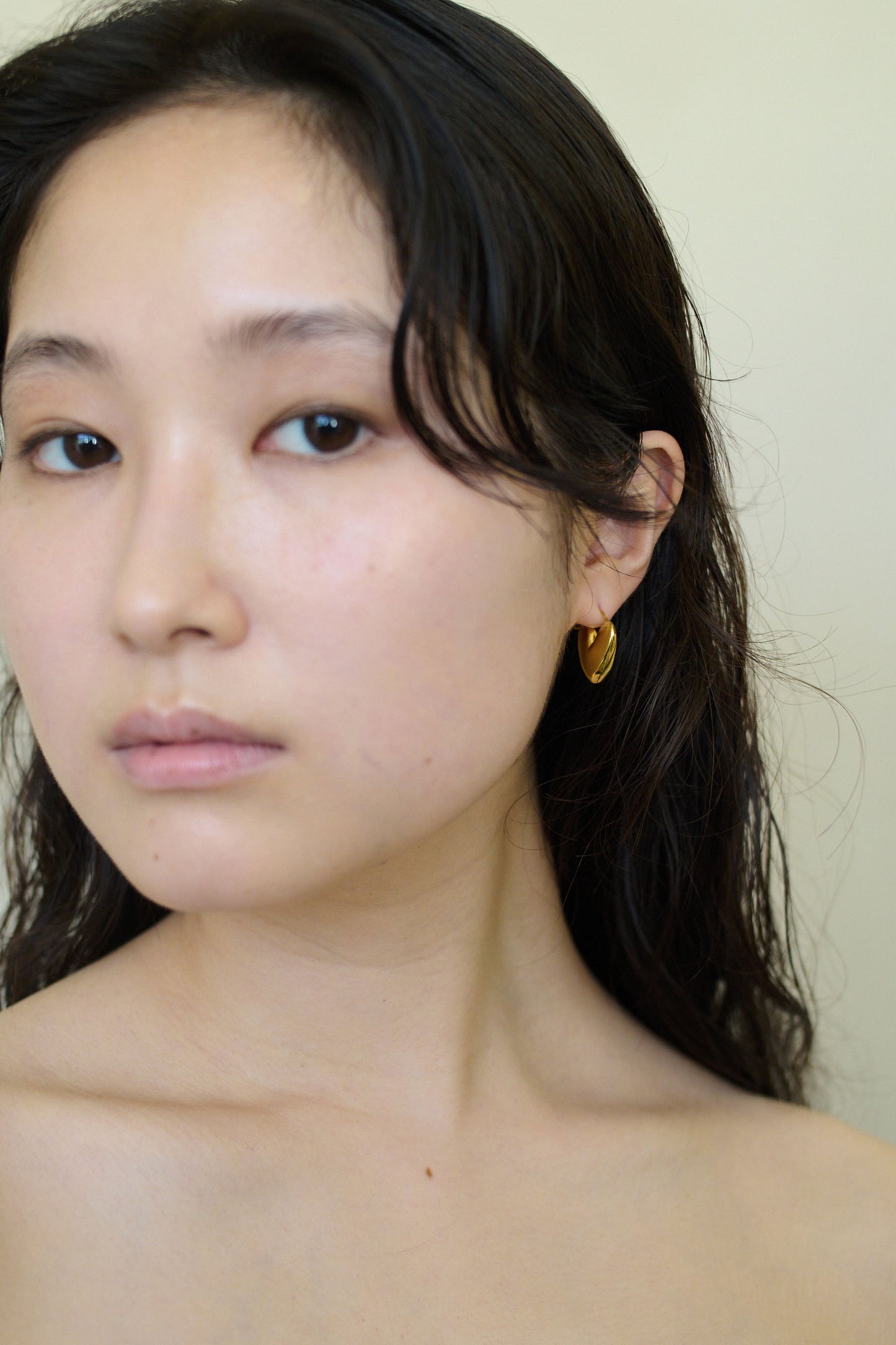 TINY PUFFY HEART HOOPS