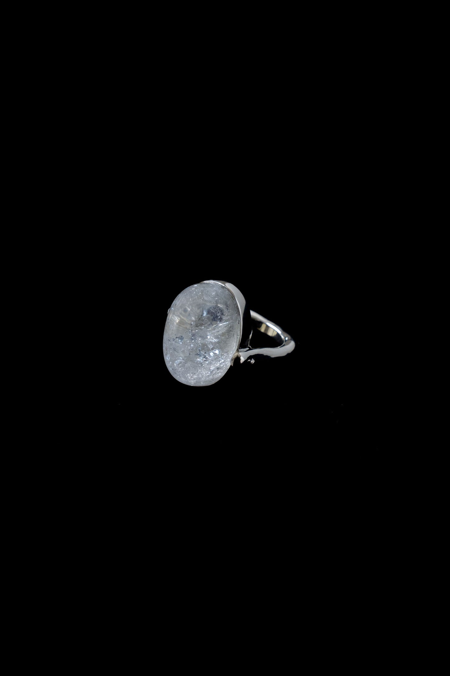 PUFFY STONE RING / IRIS QUARTZ