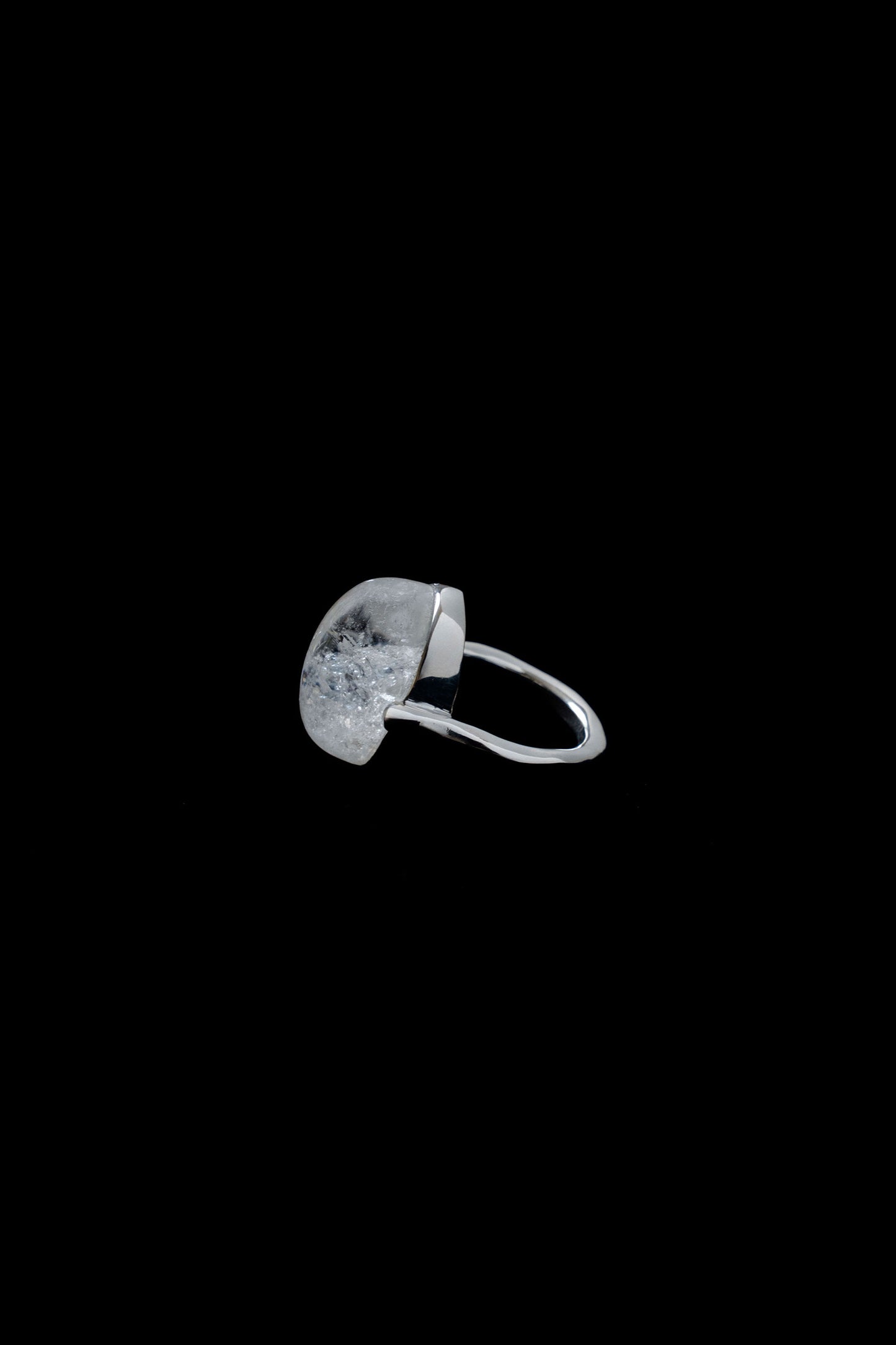 PUFFY STONE RING / IRIS QUARTZ
