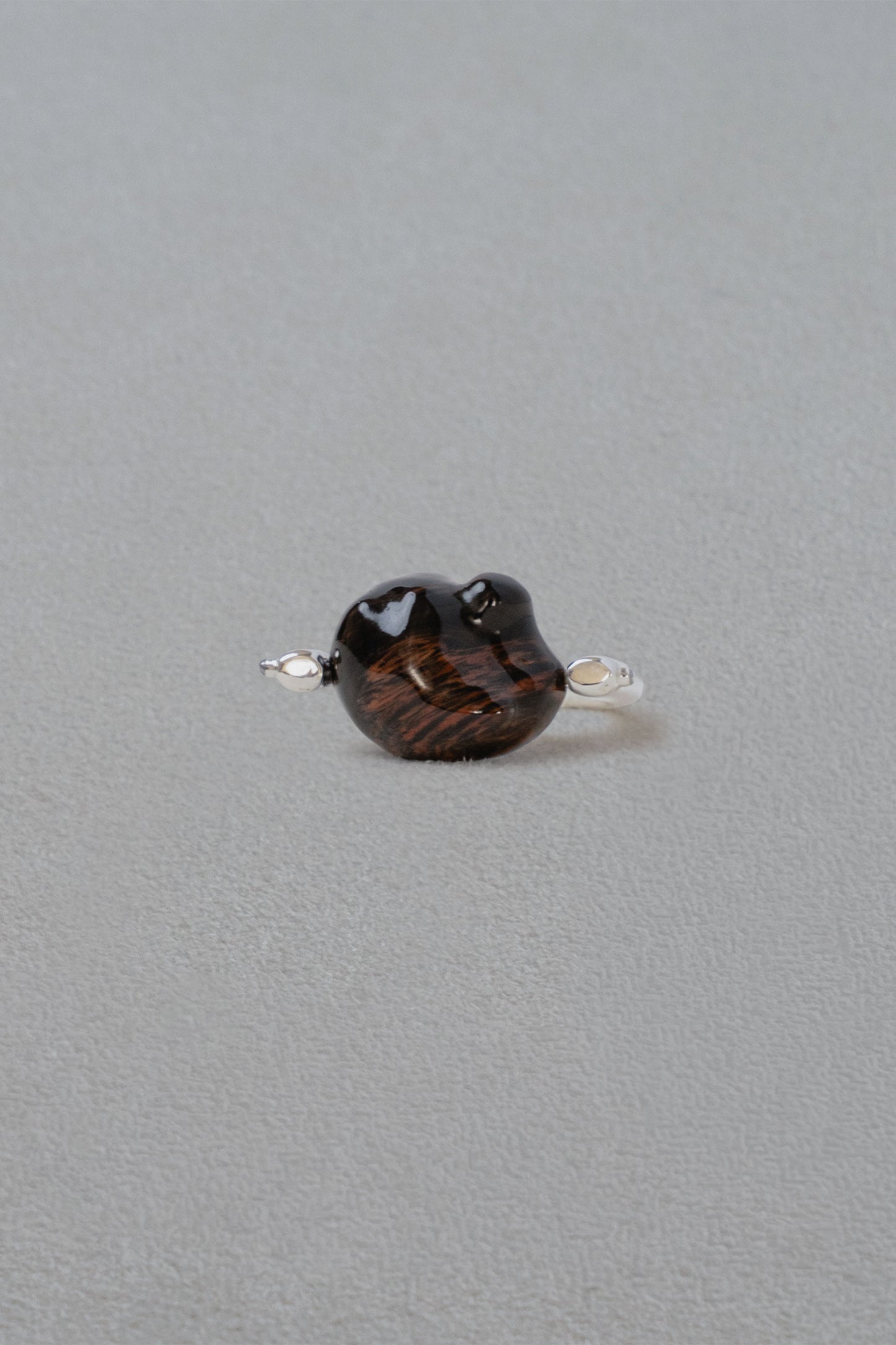 DISTORTED STONE RING MAHOGANY