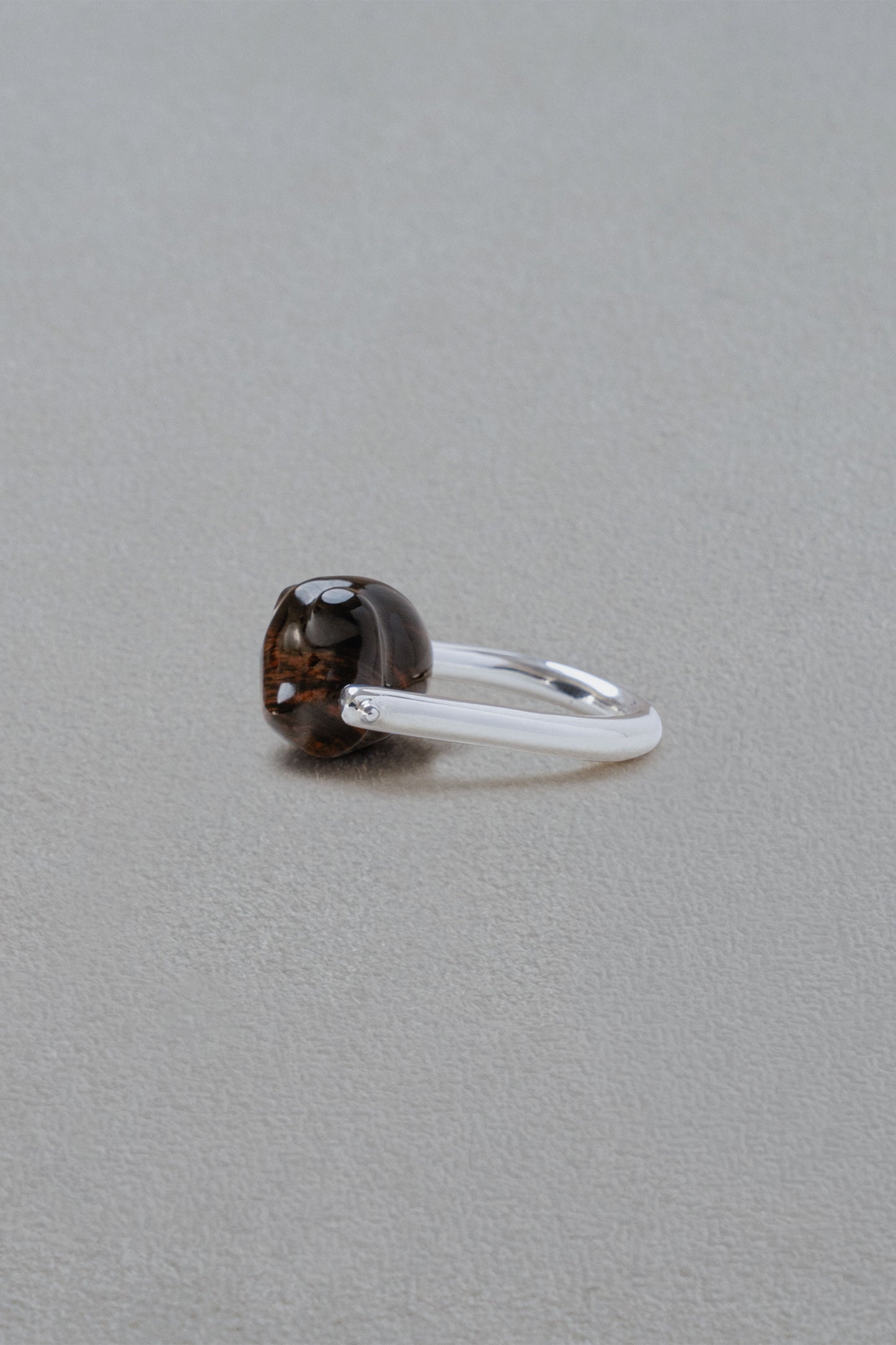 DISTORTED STONE RING MAHOGANY