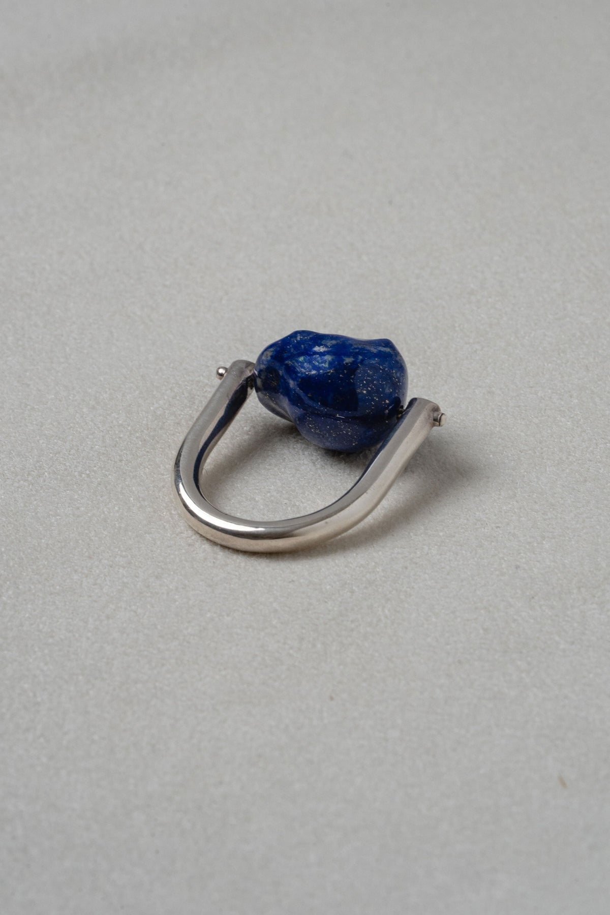 DISTORTED STONE RING