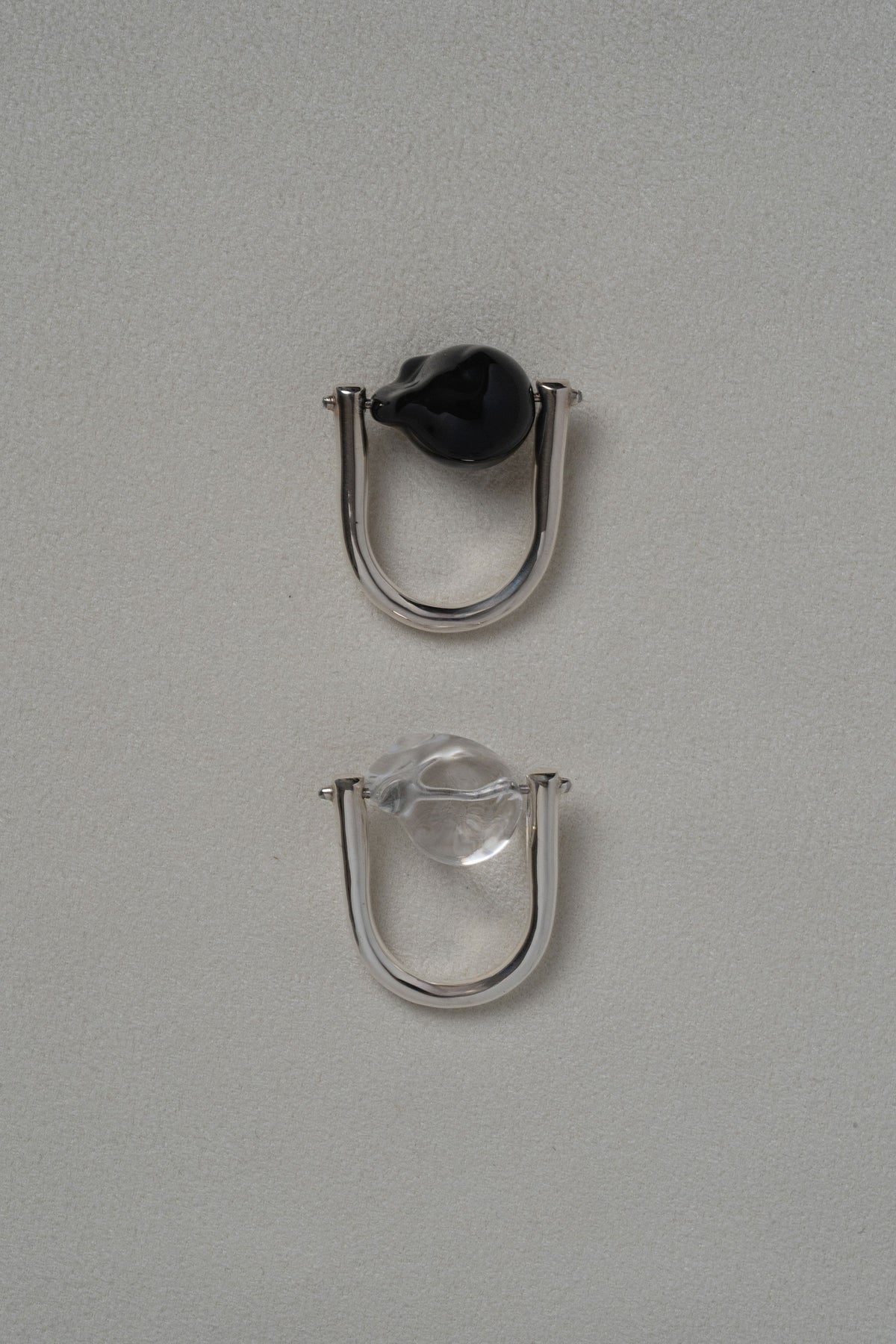 DISTORTED STONE RING
