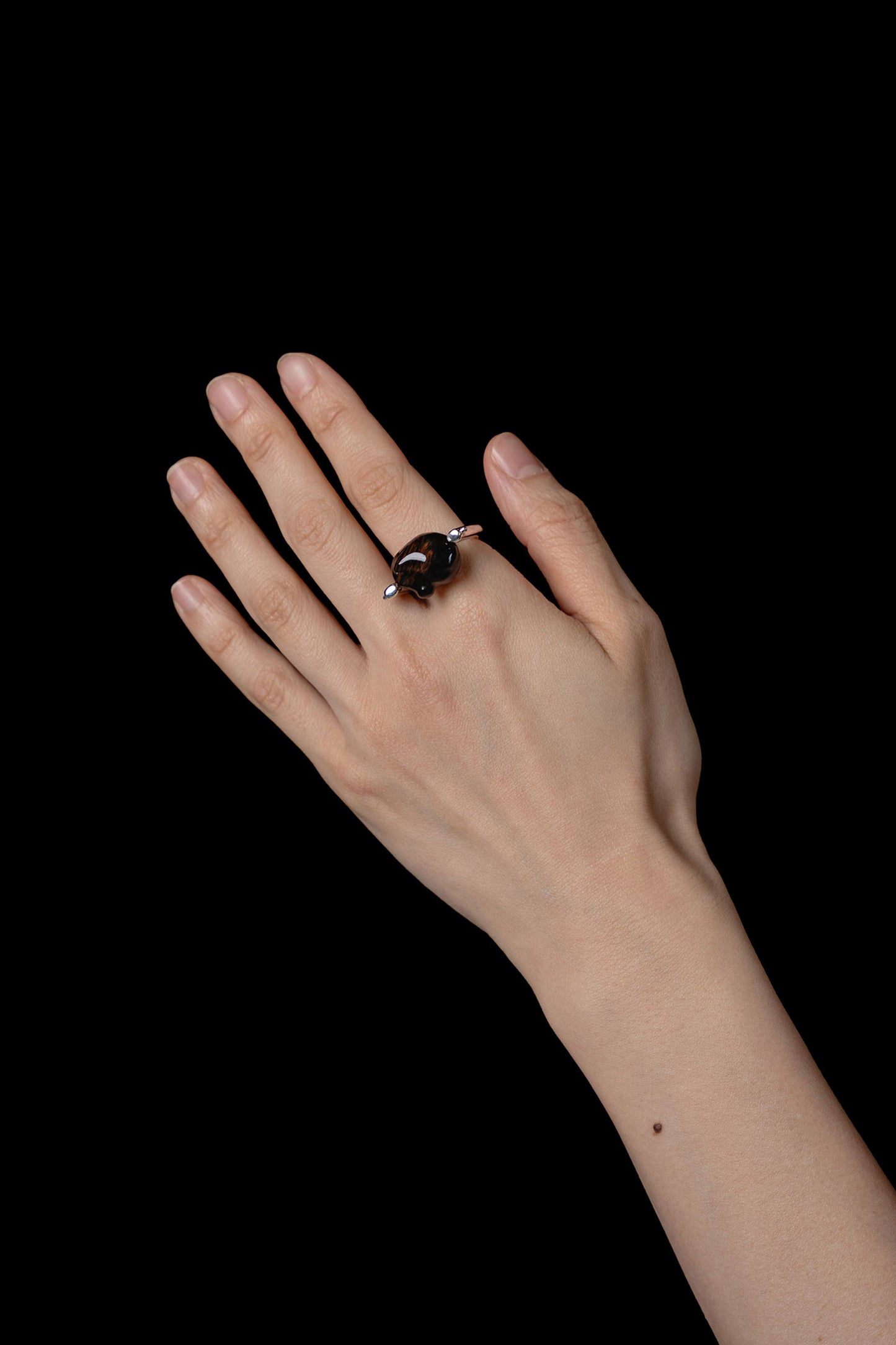 DISTORTED STONE RING MAHOGANY