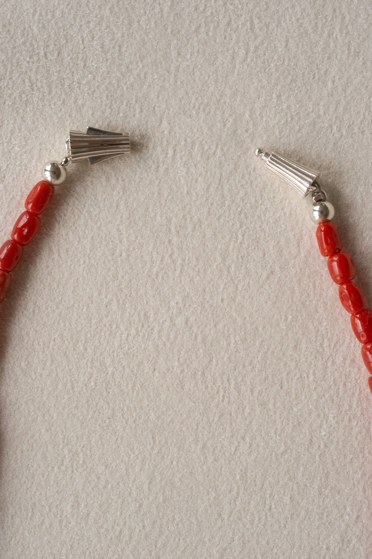 SHORT CORAL NECKLACE
