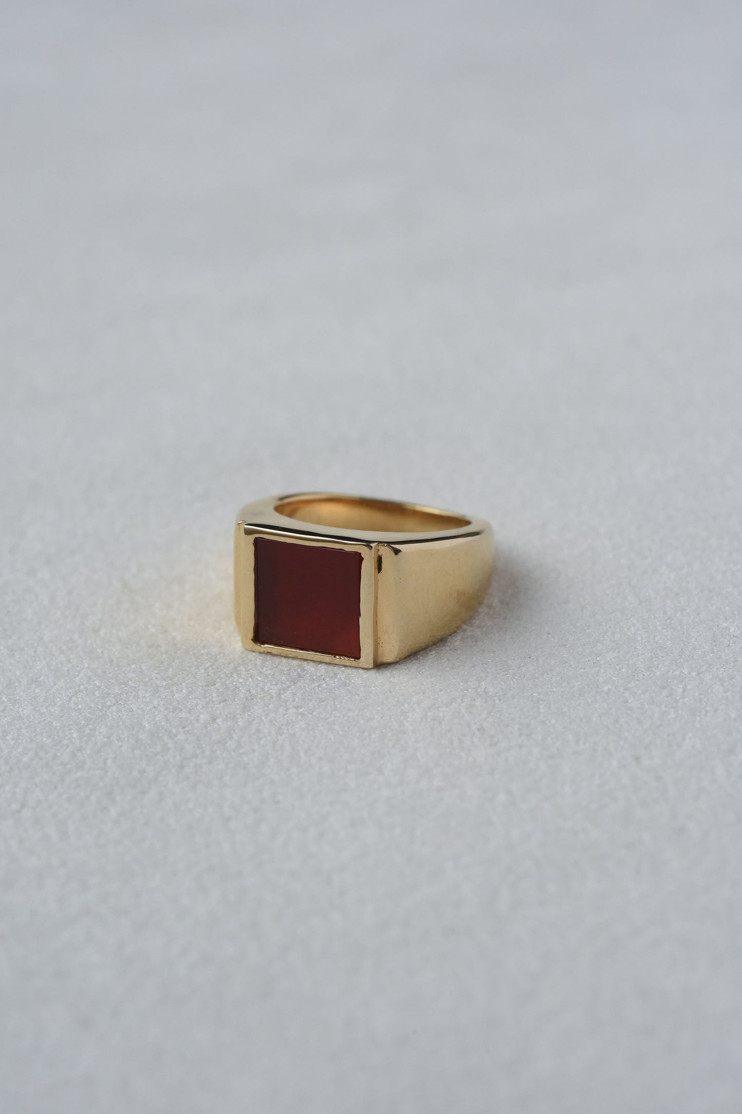 SIGNET RING / RED AGATE