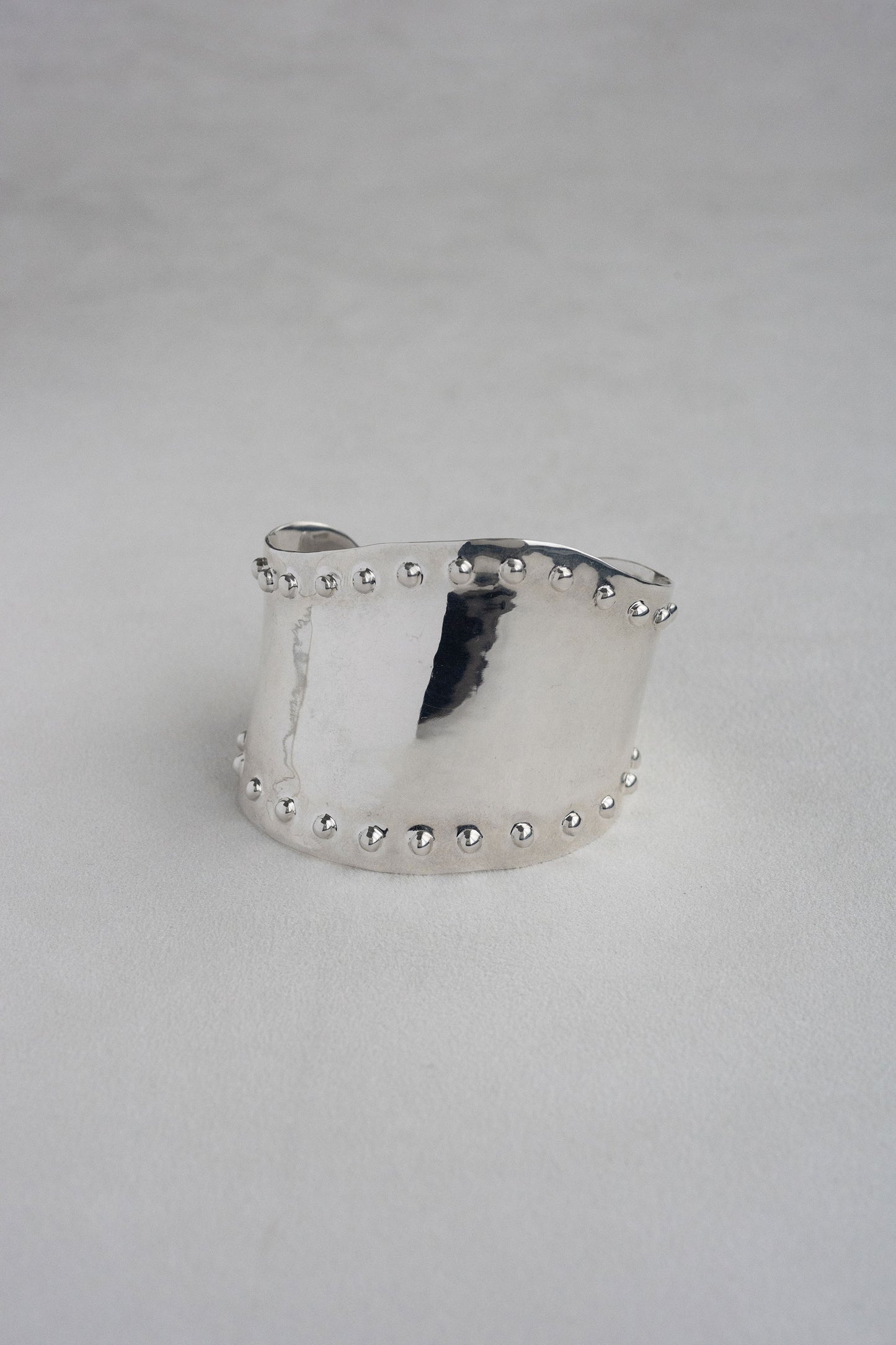 STUDD CUFF