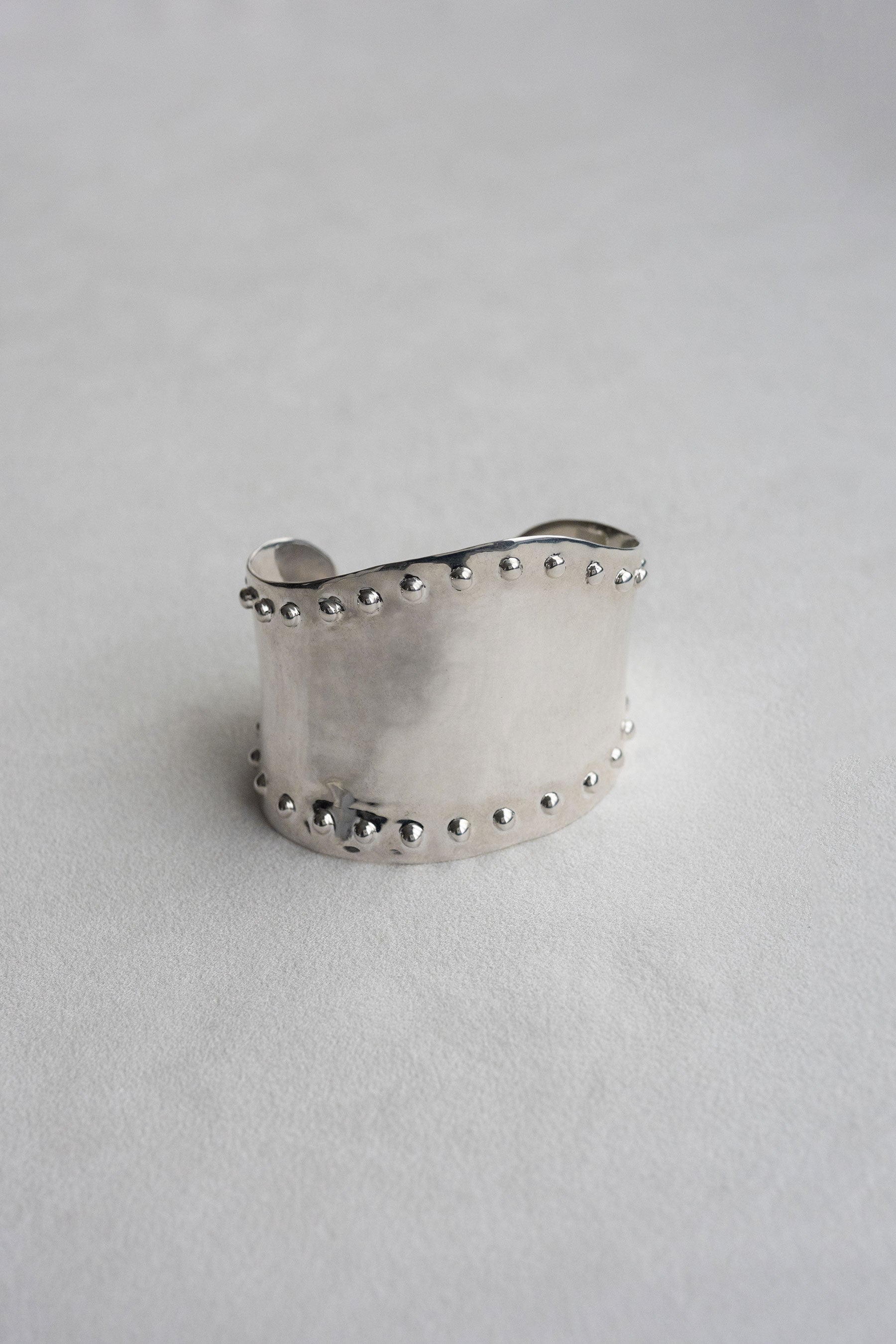 STUDD CUFF