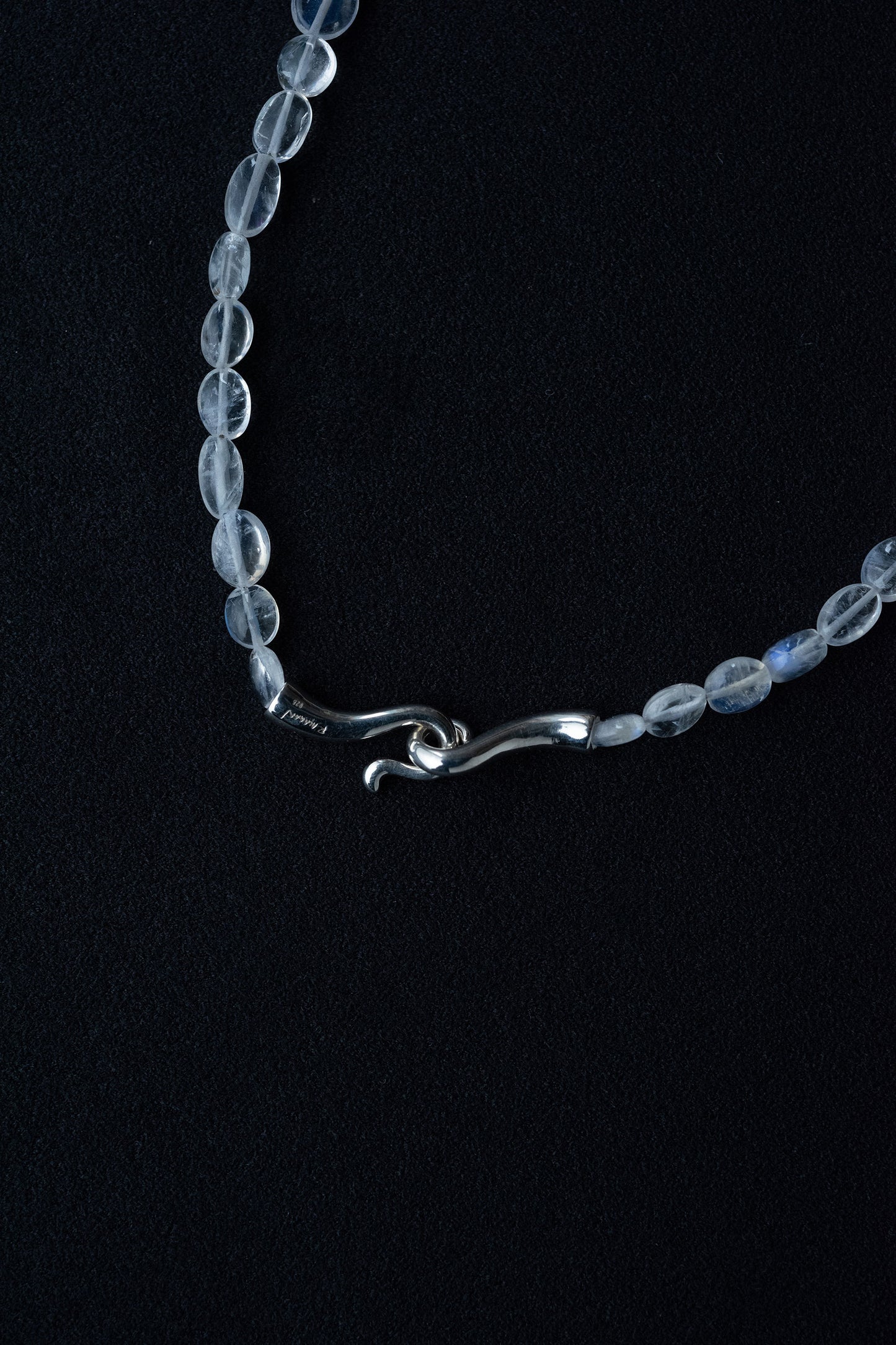 SHOKA COLLAR OVAL MOONSTONE