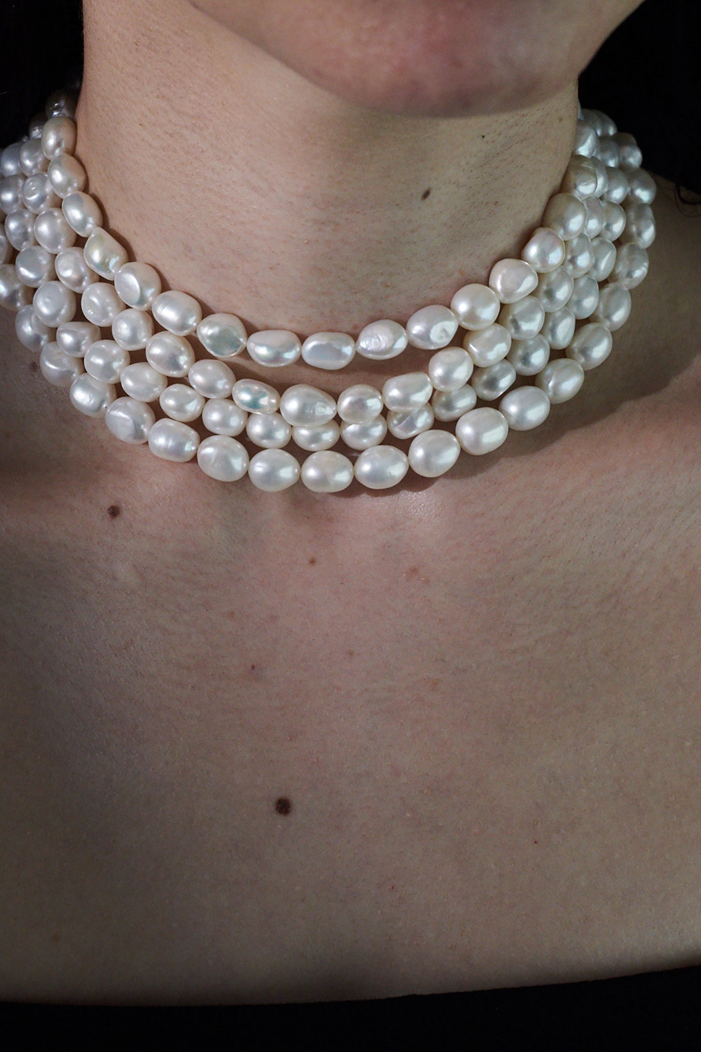 CLASSIC PEARL NECKLACE