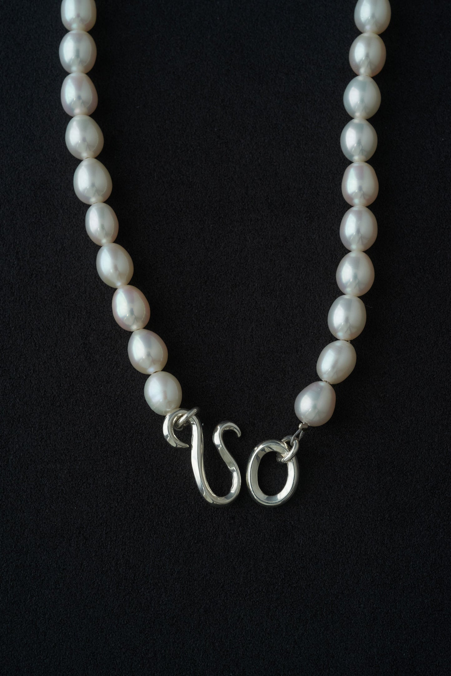 SMALL OVAL PEARL NECKLACE