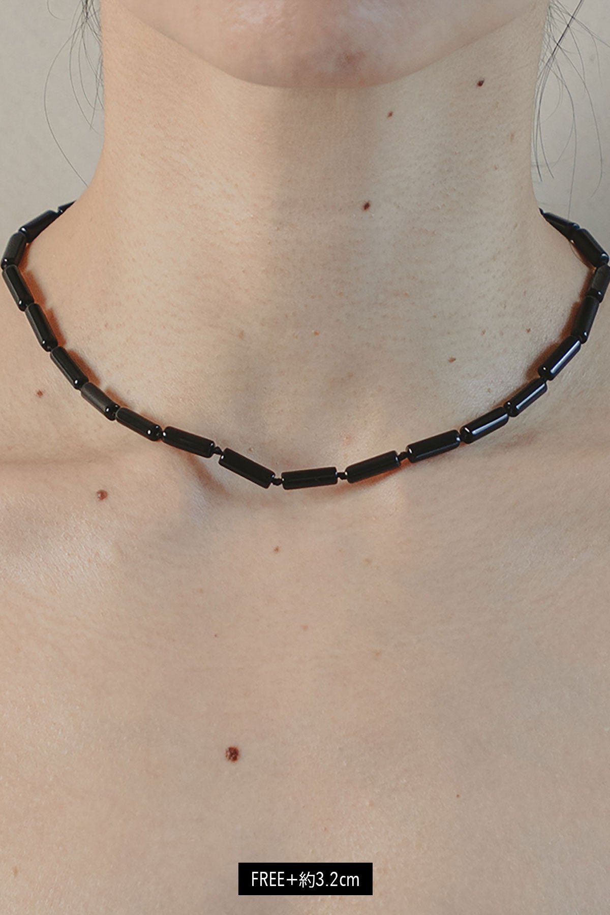 SMALL TUBE ONYX NECKLACE