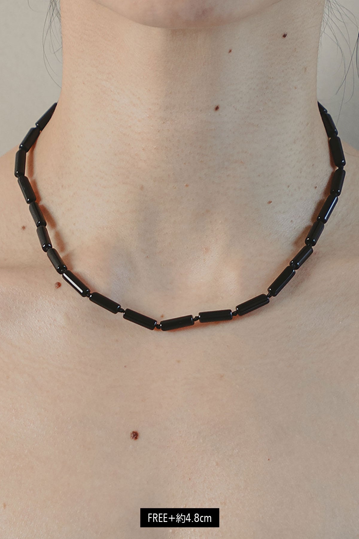 SMALL TUBE ONYX NECKLACE