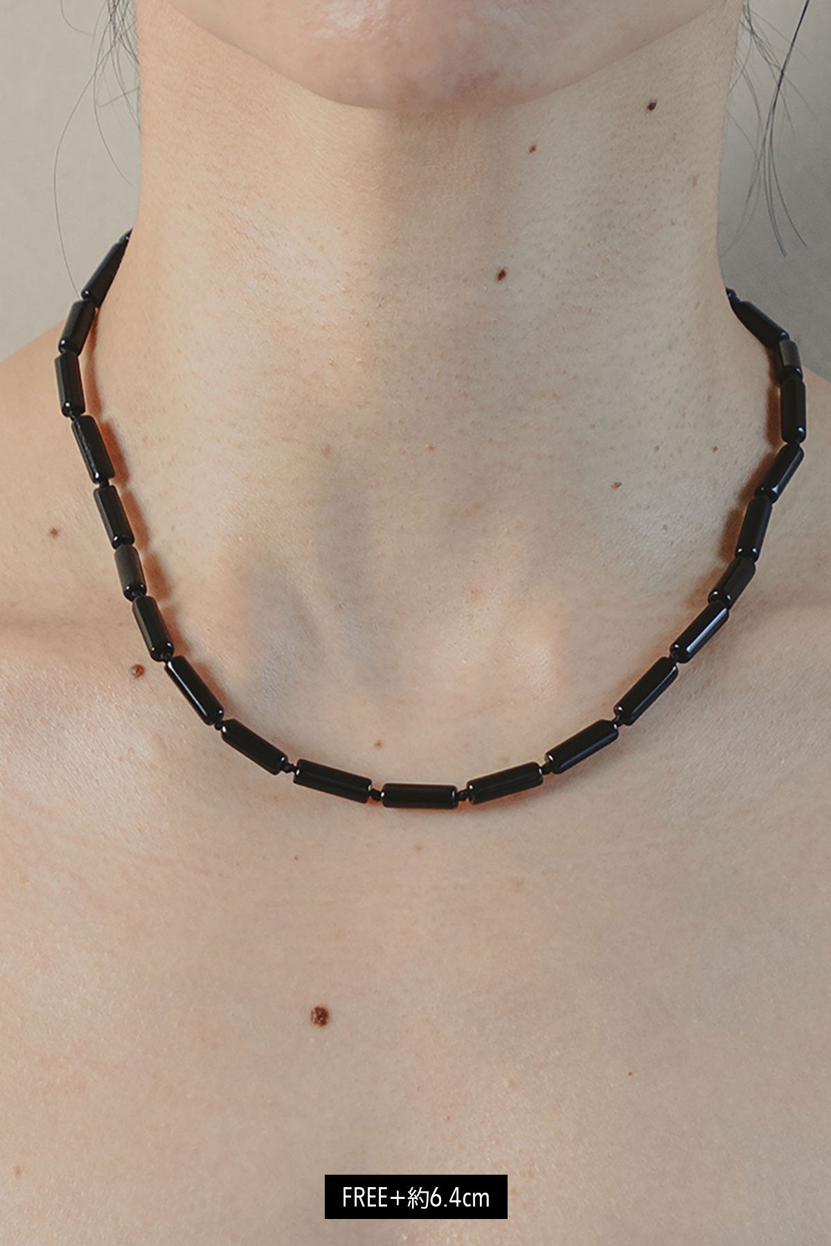 SMALL TUBE ONYX NECKLACE
