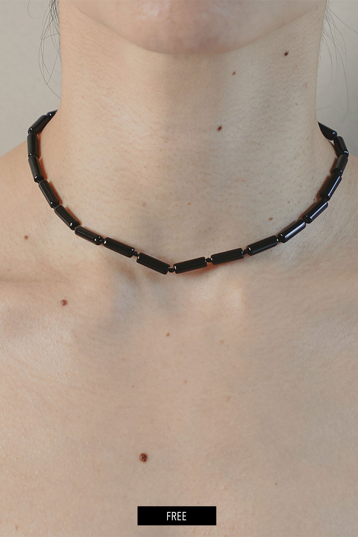 SMALL TUBE ONYX NECKLACE