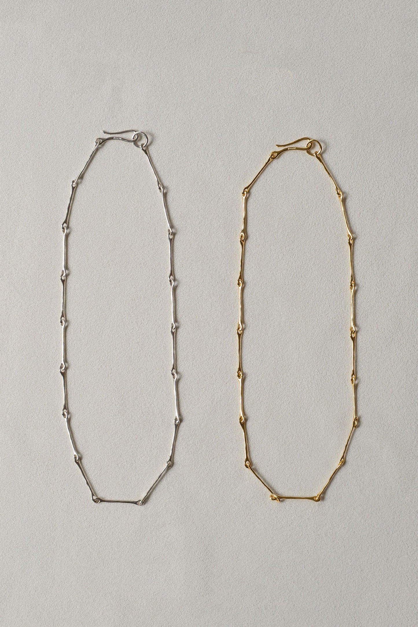 THIN FIBULA CHAIN NECKLACE