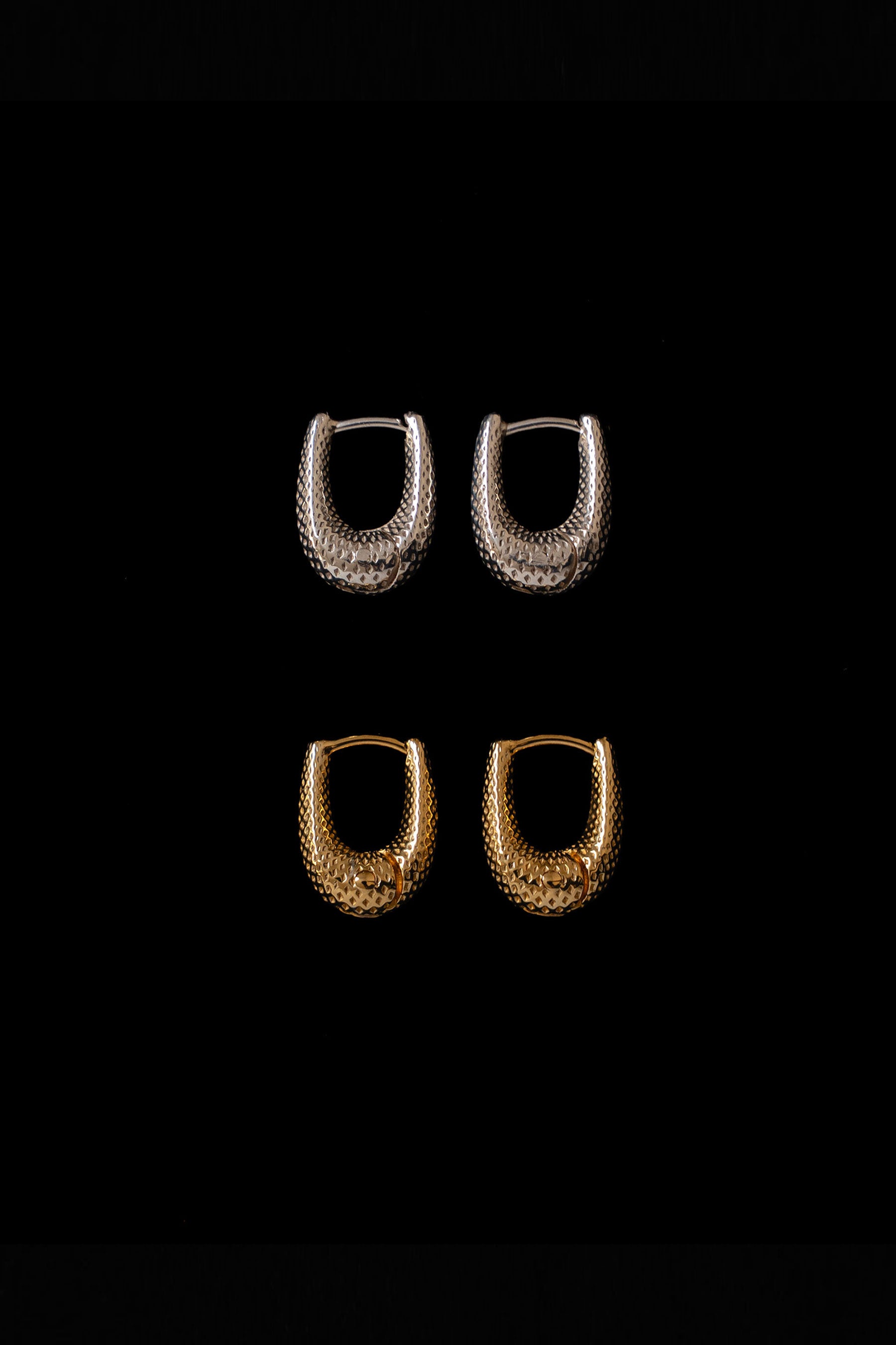 TINY TINY DOT PUFFY HOOPS