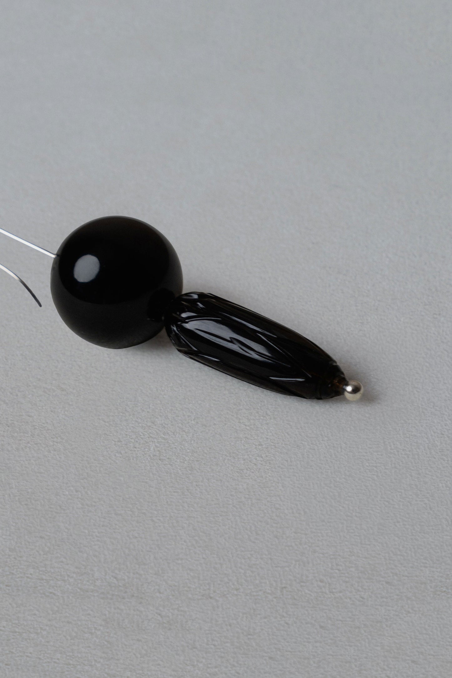 HISHI DROP EARRINGS / BLACK