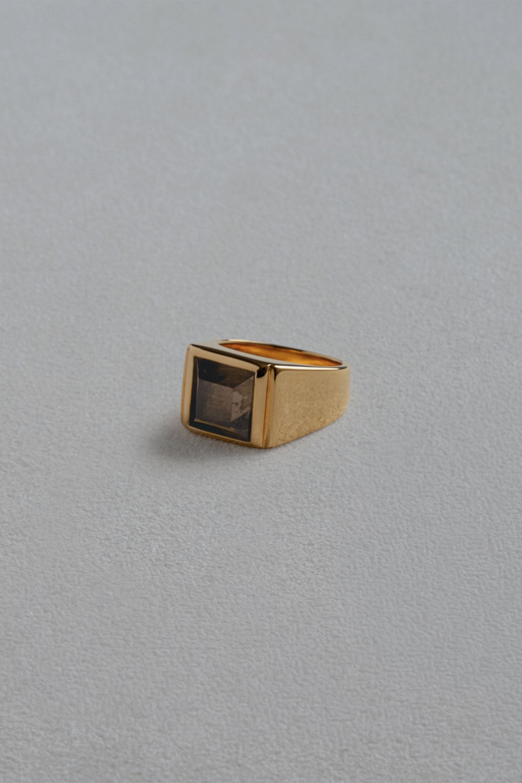 GRAND FATHER RING /SMOKY