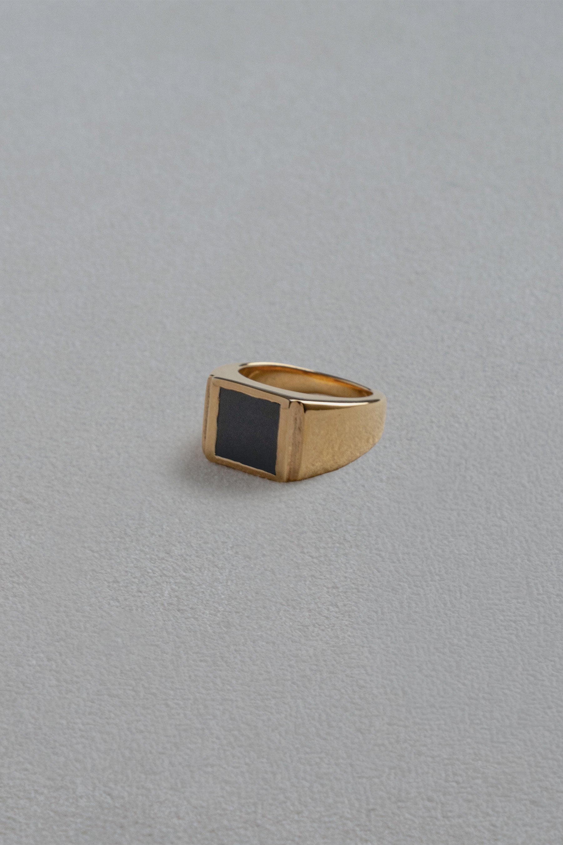 SIGNET RING/ONYX
